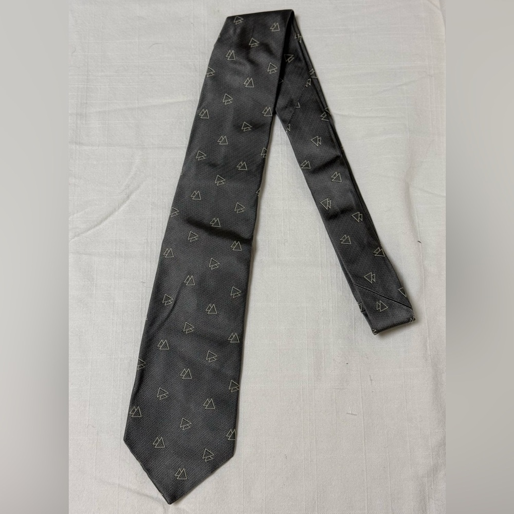 Ralph Lauren Tie Purple Lable Hand Made Silk Tie Made in England Gray Geometric